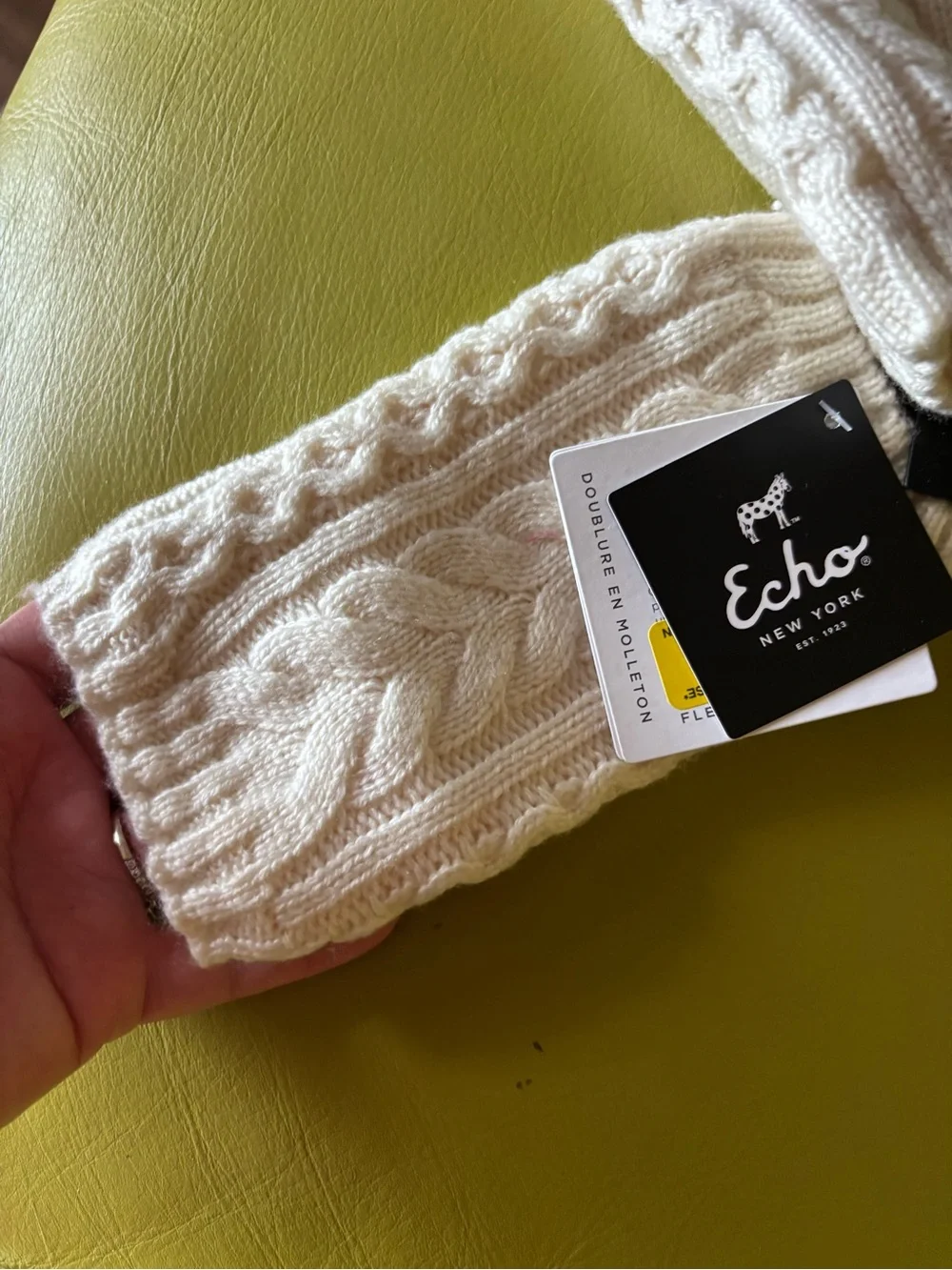 NWT Echo New York Cable Knit Fleece Lined Mittens Ivory Size S